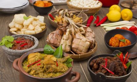 Ketupat Pulut: Kuliner Wajib Idul Fitri Yang Penuh Makna