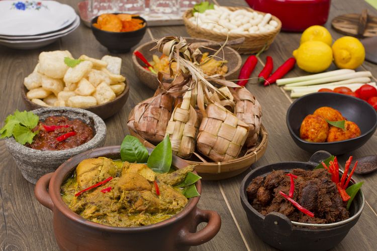 Ketupat Pulut: Kuliner Wajib Idul Fitri Yang Penuh Makna