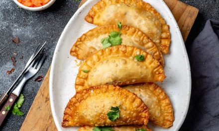 Kuliner Pastel: Cemilan Renyah & Gurih Favorit Semua Kalangan