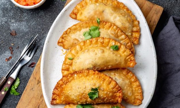 Kuliner Pastel: Cemilan Renyah & Gurih Favorit Semua Kalangan
