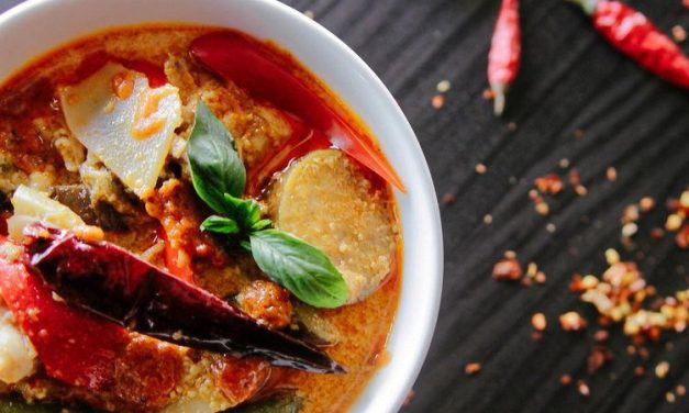 Hindari Gejala Asam Lambung: Batasi Makanan & Minuman
