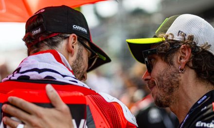 Tampil Gagah, Bagnaia Dan Rossi Hiasi Start MotoGP Austria 2025