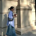 OOTD Santai Tapi Modis: Padu Padan Sneaker & Rok Kekinian