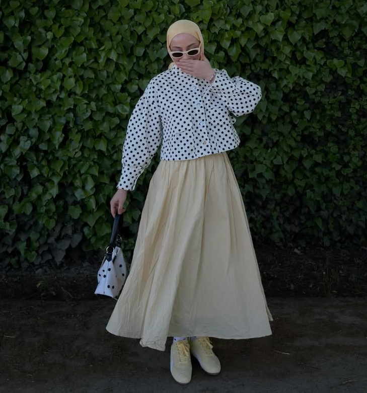 Rahasia Tampil Chic Dengan Motif Polkadot Yang Sedang Tren