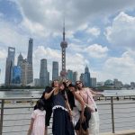 Eksplor Shanghai! Gya Sadiqah Tampil Santai Bareng Sahabat