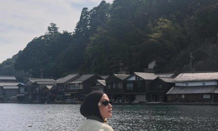 Liburan Estetik! Nina Zatulini Singgah Di Desa Perahu Kyoto