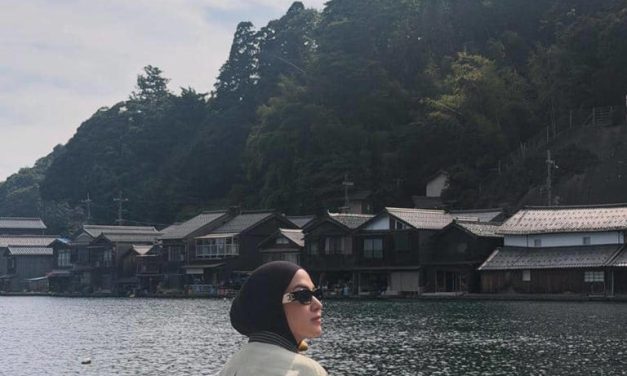 Liburan Estetik! Nina Zatulini Singgah Di Desa Perahu Kyoto