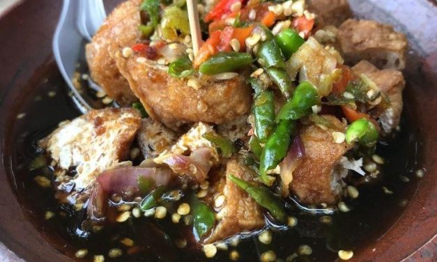 Bukan Jajanan Biasa! Tahu Gejrot Cita Rasa Pedas, Manis & Gurih