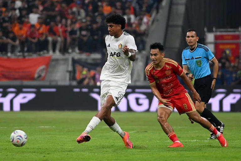 Persija Menang 2-1, Marcelo Djalo Soroti Kondisi Lapangan JIS