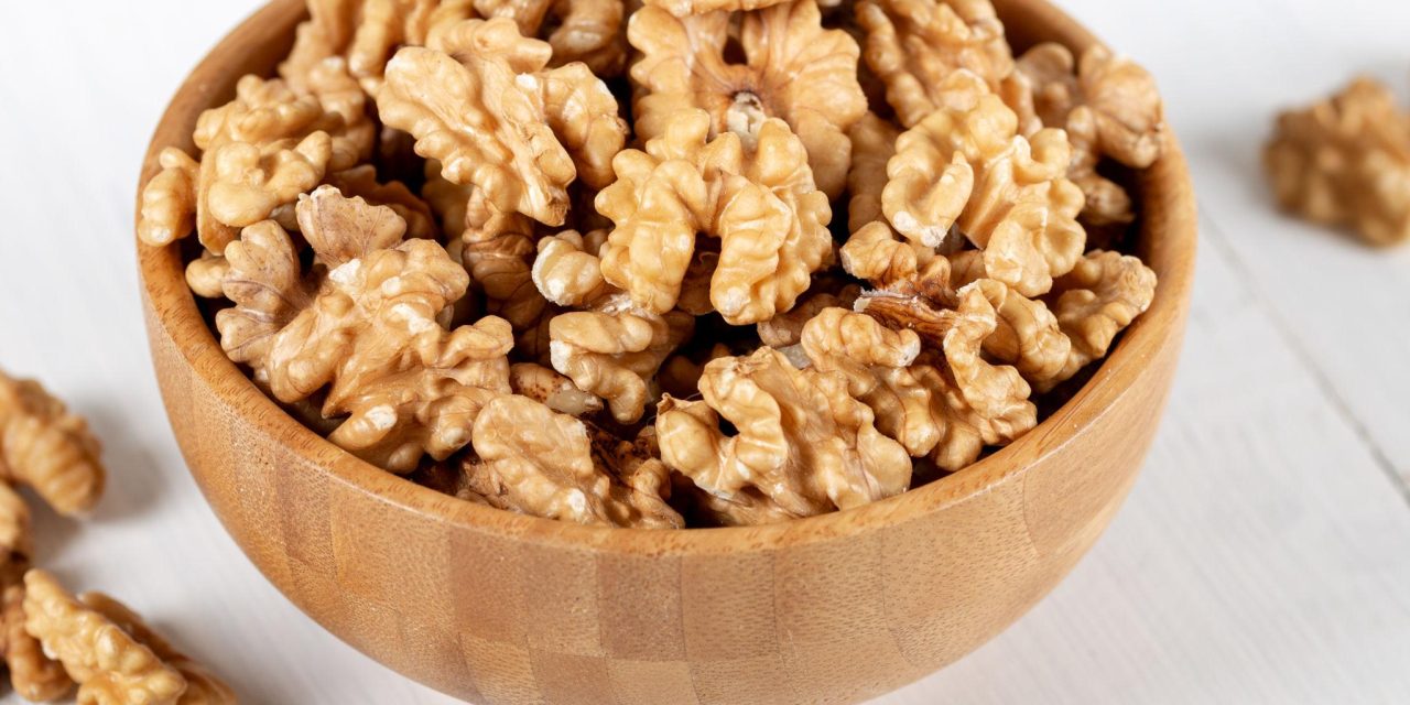Kaya Lemak Sehat! Kenali Manfaat Nutrisi Kacang Kenari